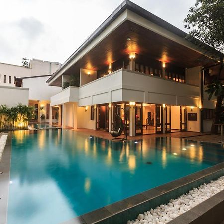 Colombo Court Hotel & Spa Exterior photo